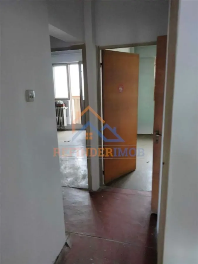 Apartament de vanzare cu 3 camere, zona Mihai Bravu - foto 3