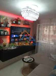 Apartament cu 3 camere transformat in 2 camere, zona Nerva Traian - Bucuresti