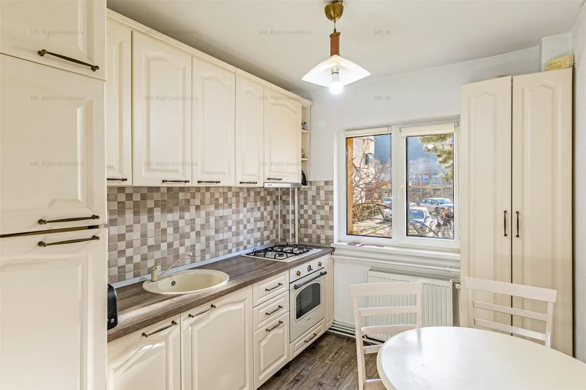 Apartament 3 camere si parcare zona Racadau - foto 6