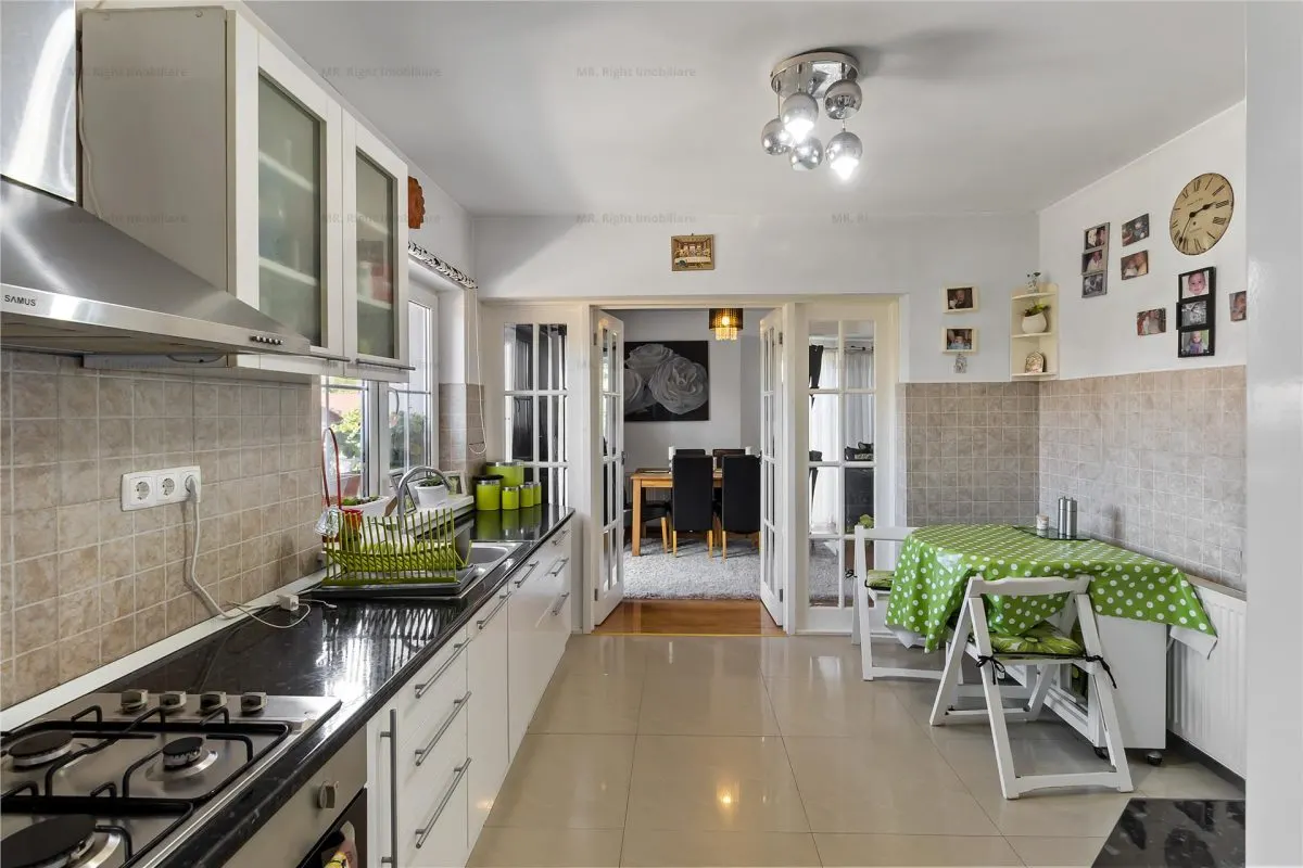 Vila / Casa superba cu 5 camere zona | 1032 mp teren |  Sanpetru Brasov - foto 5
