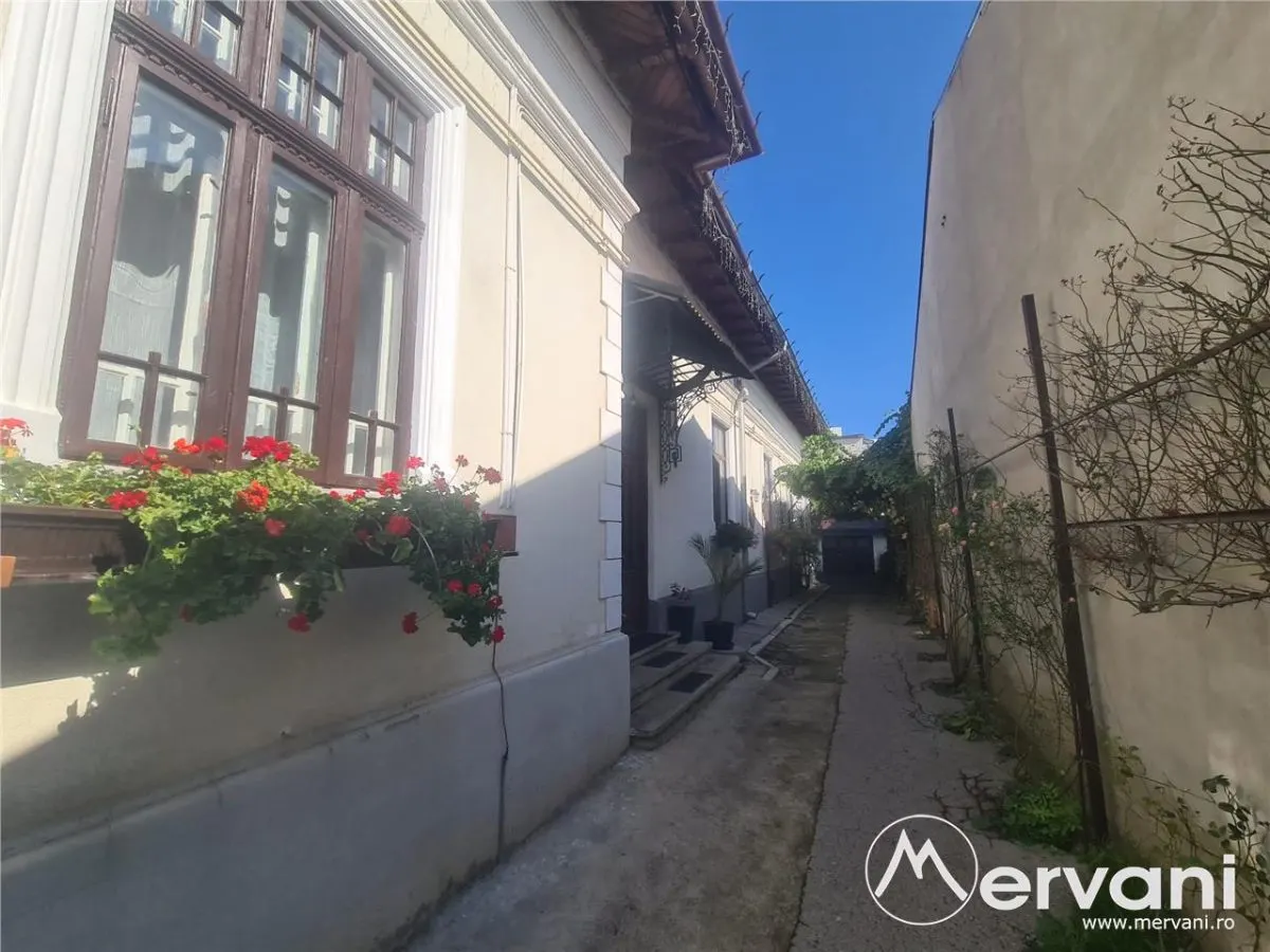 Spatiu de birou la Casa în Câmpina, zona centrala - foto 1