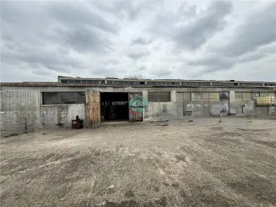 Hala de 630 mp, cu 2000 mp platforma de beton, in Peris - foto 4