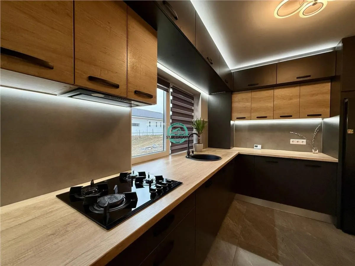 Casa cu 4 camere de vanzare, moderna, teren 360 mp in Livezeni - foto 2