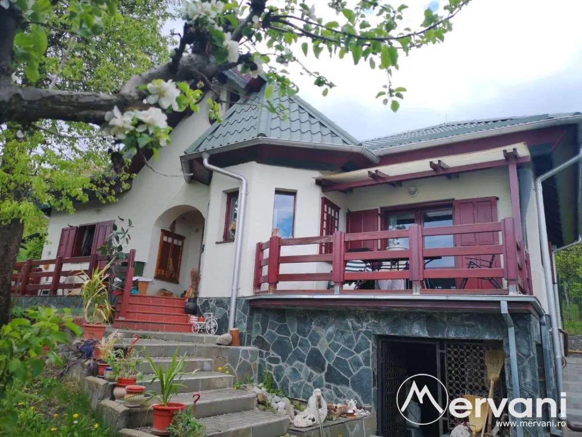Casa de vanzare/ inchiriat in Poiana Campina - foto 1