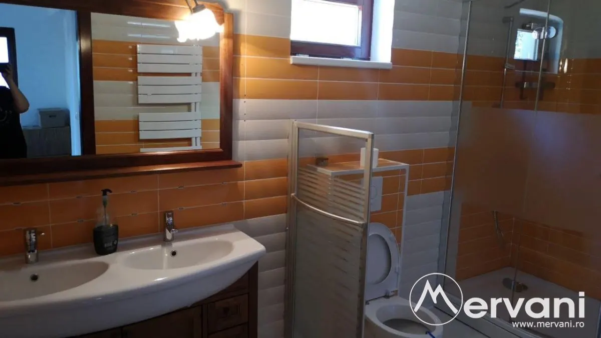 Casa de vanzare/ inchiriat in Poiana Campina - foto 18