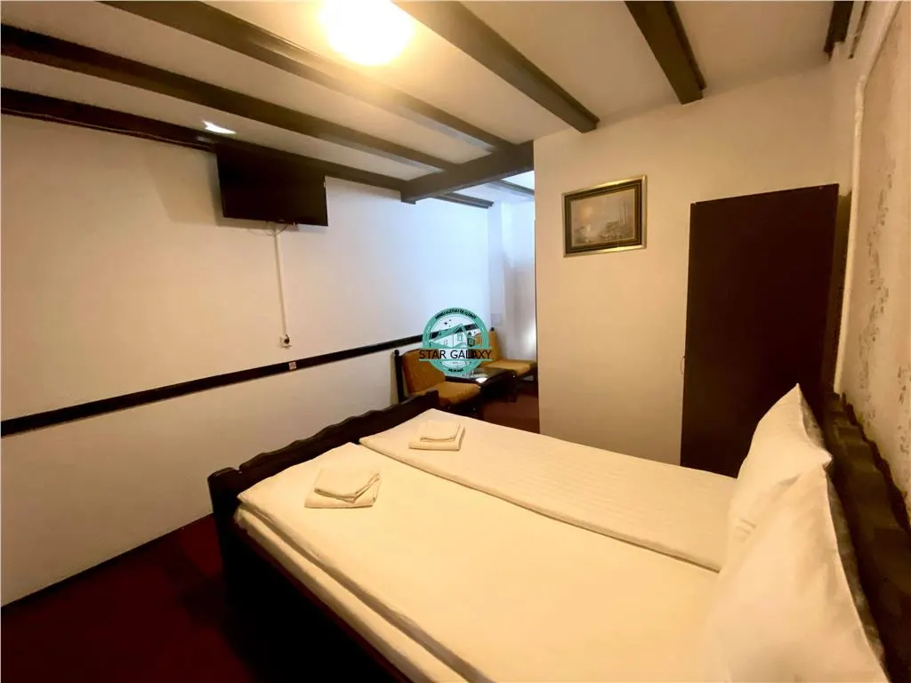 INCHIRIEZ PENSIUNE CU 7 CAMERE IN SIGHISOARA LA 800 MP DE CETATE - foto 15