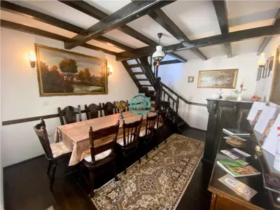 INCHIRIEZ PENSIUNE CU 7 CAMERE IN SIGHISOARA LA 800 MP DE CETATE - foto 17