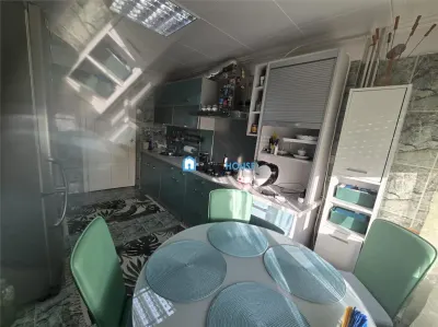Apartament cu patru camere zona centrala - foto 3