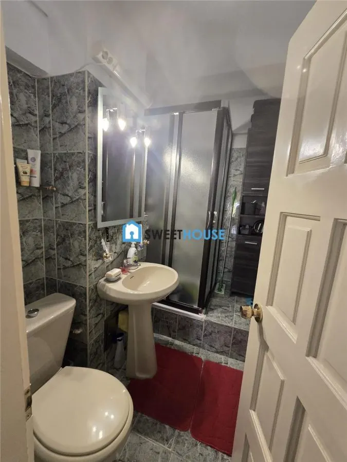 Apartament cu patru camere zona centrala - foto 9