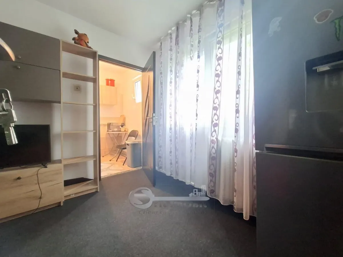 Apartament 2 camere, Podu Ros, bloc fara risc, vis a vis de Pasapoarte - foto 2