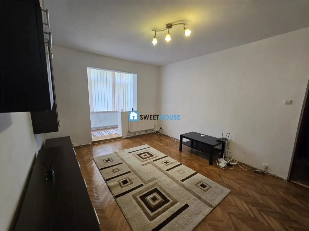 Apartament cu trei camere zona Negoiu Fagaras - foto 1