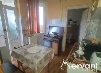 Apartament cu 3 camere de vanzare in Campina - Campina