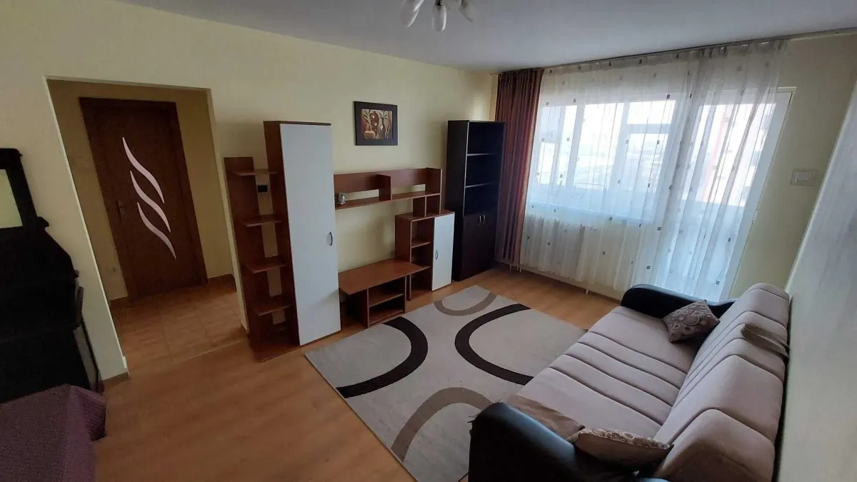 Apartament de vanzare cu 2 camere mobilat 52 mp Podul Ros 103.000 euro - foto 2