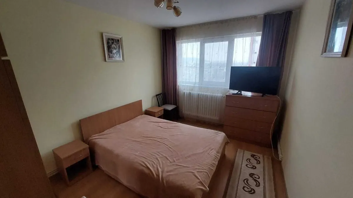 Apartament de vanzare cu 2 camere mobilat 52 mp Podul Ros 103.000 euro - foto 3