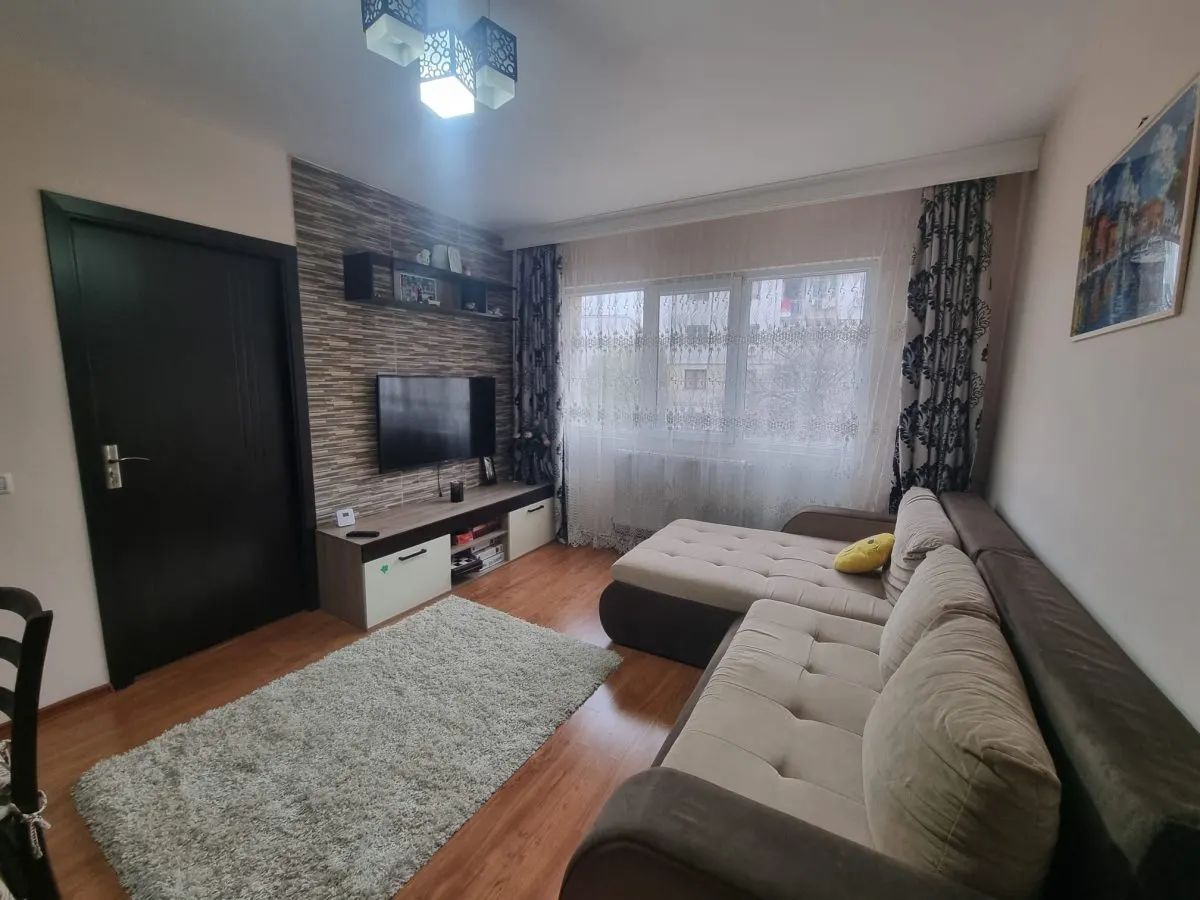 Apartament 3 Camere | 60 mp | Etaj 2 - Zonă Podu Ros - foto 1