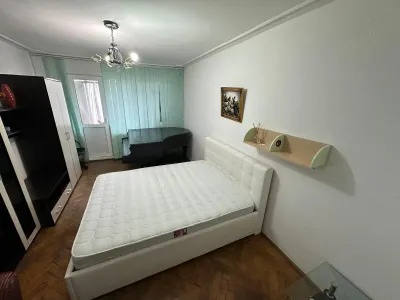 Apartament 3 camere de închiriat - Mircea cel Bătrân - foto 2