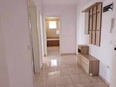 Apartament 2 camere Avantgarden ,mobilat,parcare,beci,131500 Euro - foto 6