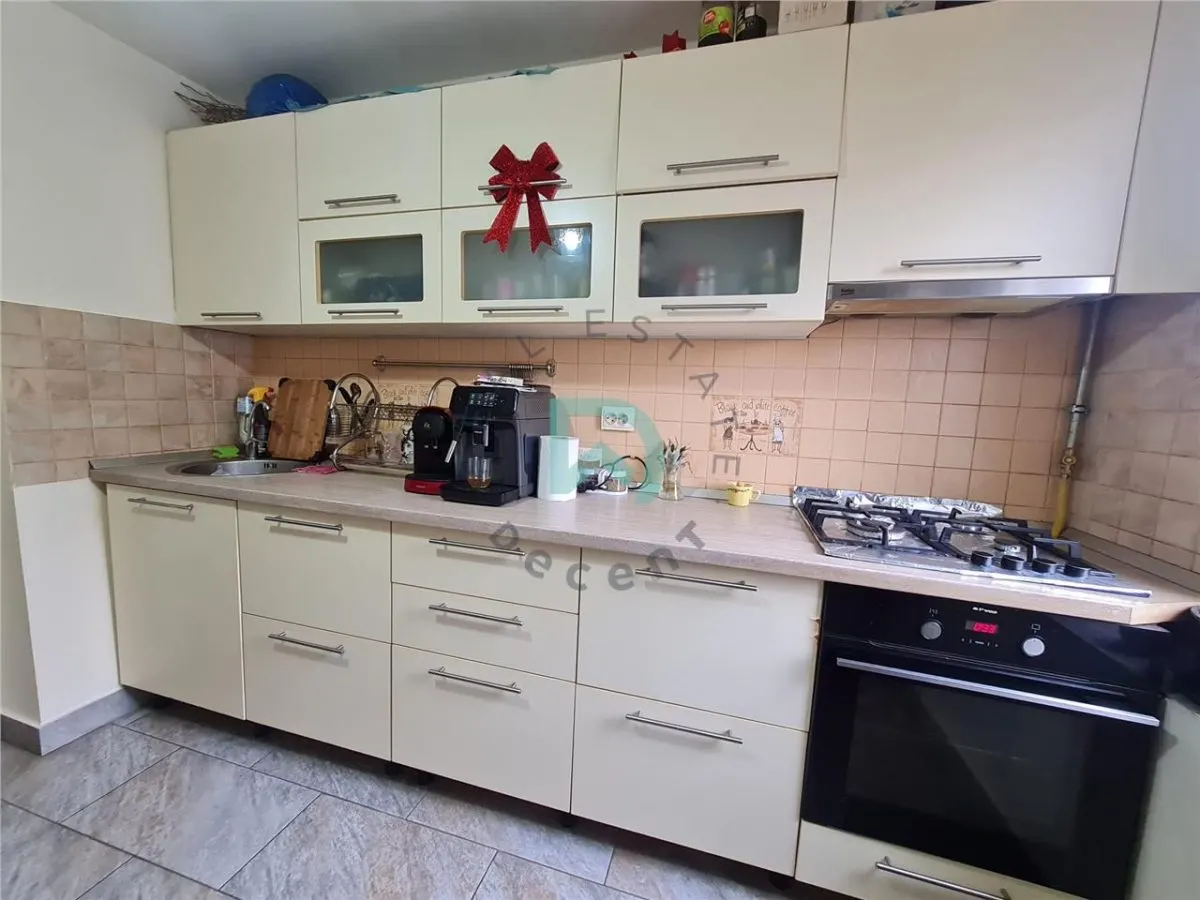 Apartament 3 camere Craiter, decomandat, Brasov - foto 2