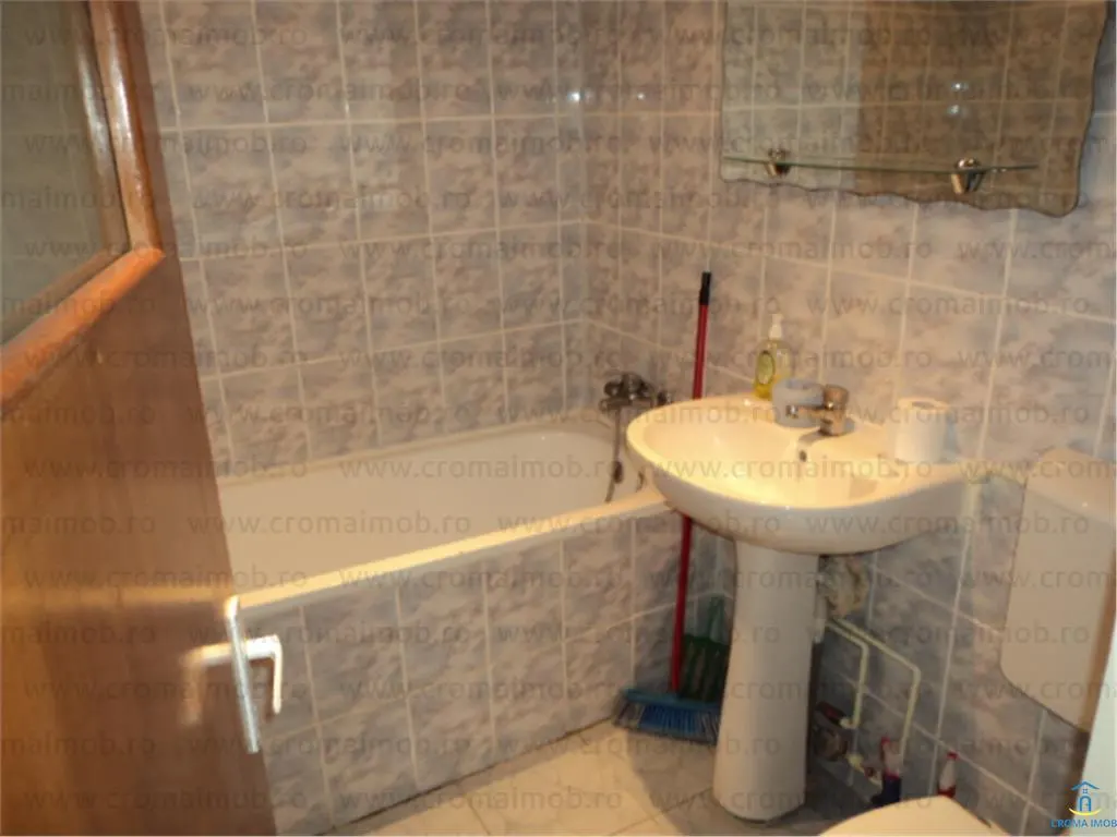 Vanzare Apartament 2 camere, mobilat  utiltat, zona Nord/Cameliei - foto 14