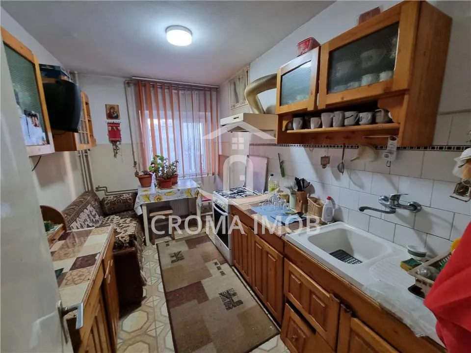 CromaImob Vanzare apartament 3 camere, zona Cantacuzino, Ploiesti - foto 3