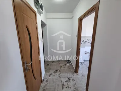 Vanzare apartament 2 camere, renovat, semidecomandat, Ploiesti, zona Nord - foto 13