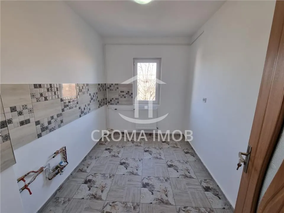 Vanzare apartament 2 camere, renovat, semidecomandat, Ploiesti, zona Nord - foto 6