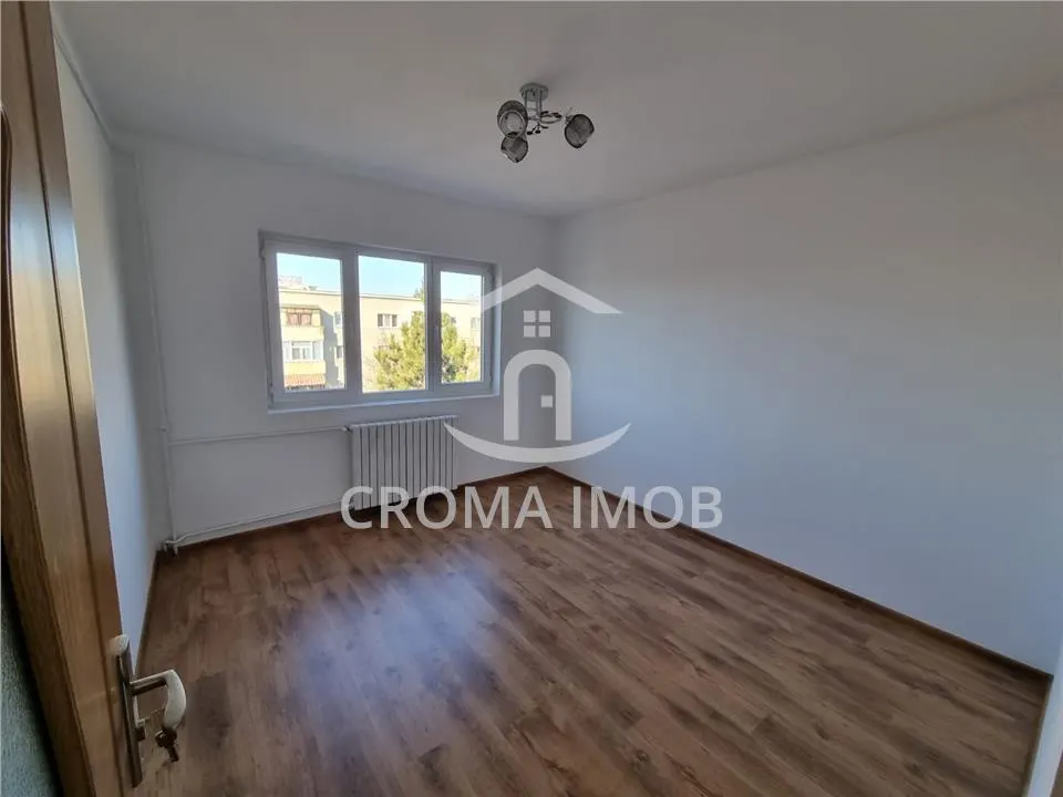 Vanzare apartament 2 camere, renovat, semidecomandat, Ploiesti, zona Nord - foto 8