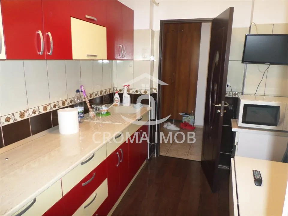 Inchiriere apartament 3  camere in Ploiestii zona Paltinis - foto 6