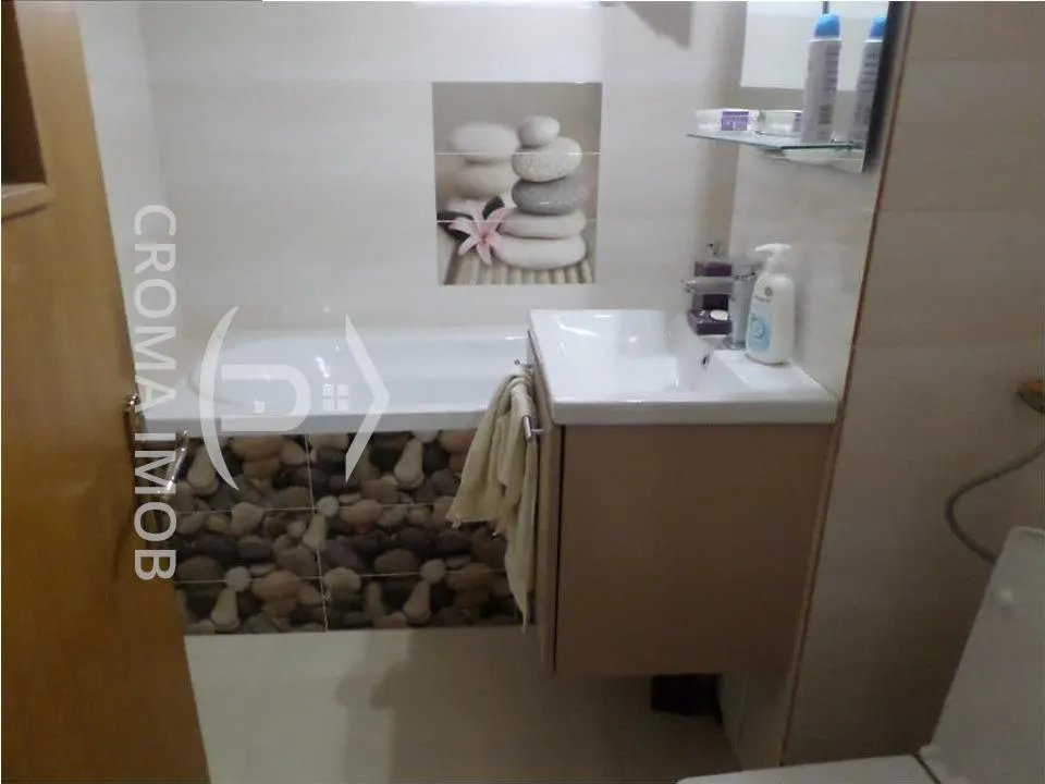 Inchiriere apartament 3 camere in Ploiestii zona Republicii - foto 16
