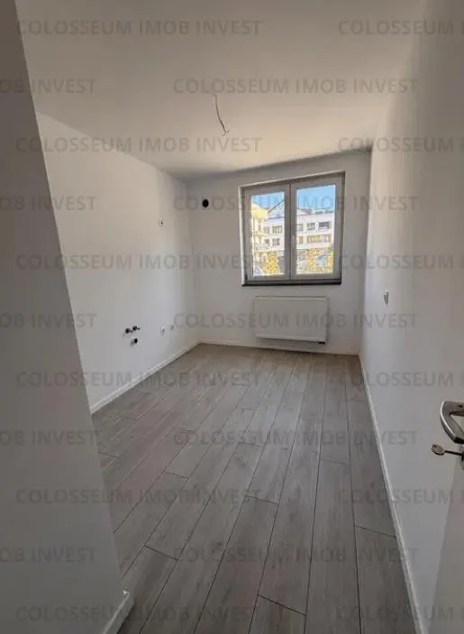 Apartament 2 camere, decomandat - zona Tractorul - foto 2