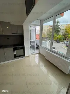 Apartament 4 camere, decomandat - zona Centru Civic - foto 2
