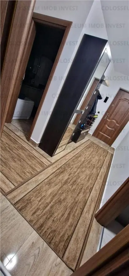 Apartament cu 2 camere,decomandat - zona Tractorul - foto 6