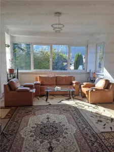 Apartament cu 3 camere, in vila -zona Schei - foto 1