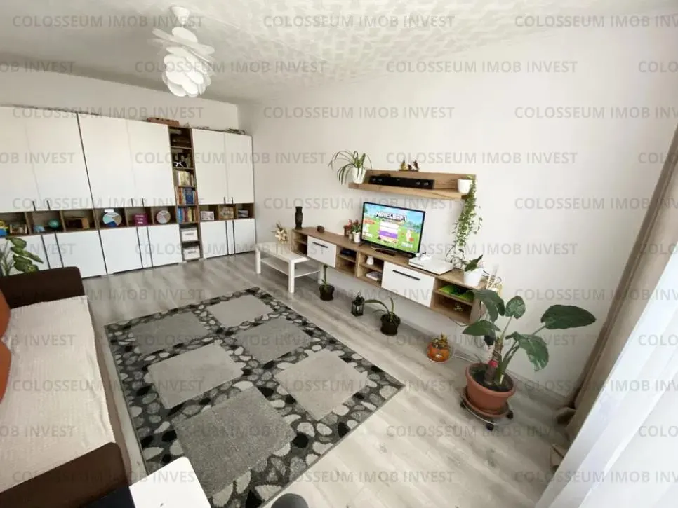 Apartament cu 3 camere, 2 bai-zona Craiter - foto 1