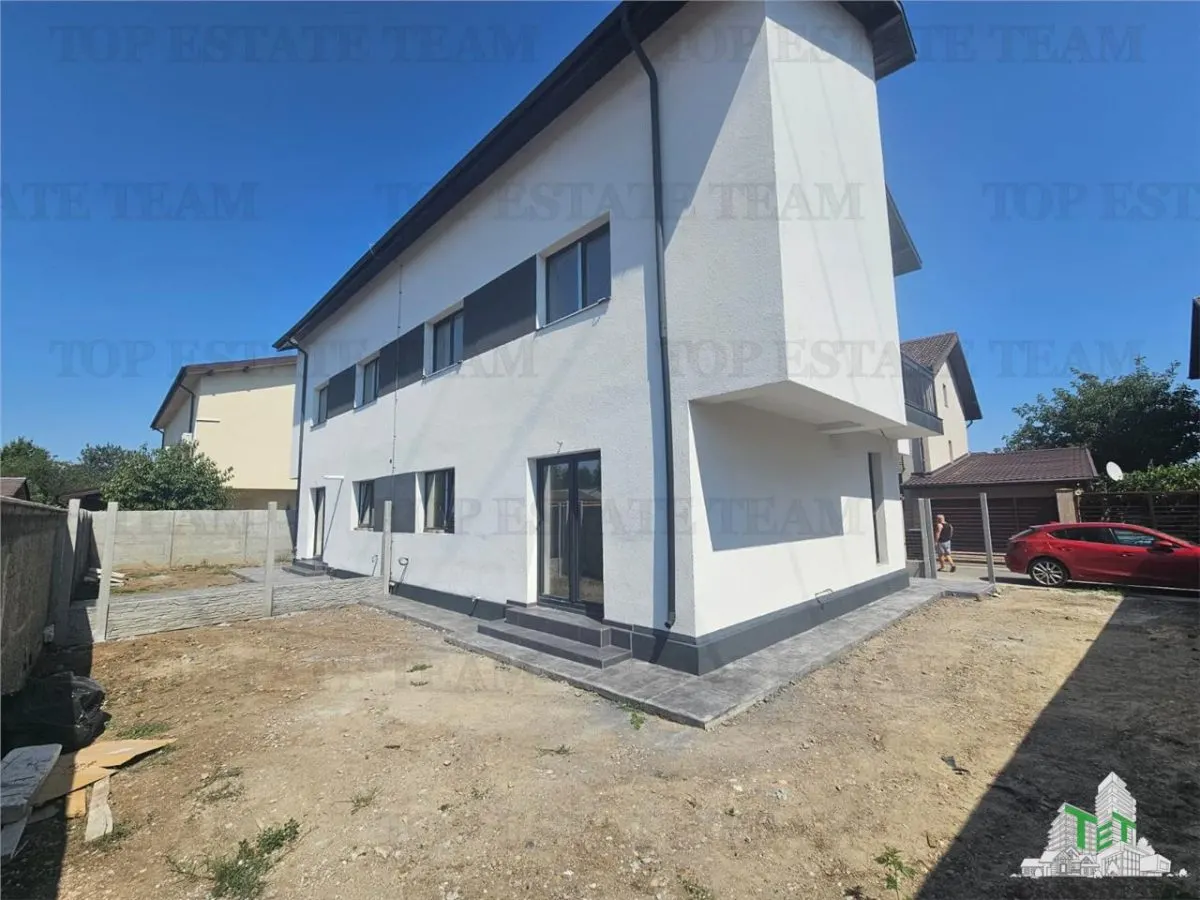 Vila cuplata 4 camere+mansarda in Rosu - foto 1