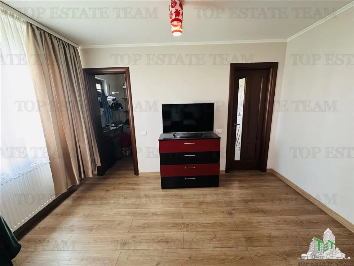 Vila superba 360 mp construiti, 524 mp curte, 6 camere, P+1+M ROSU - foto 22