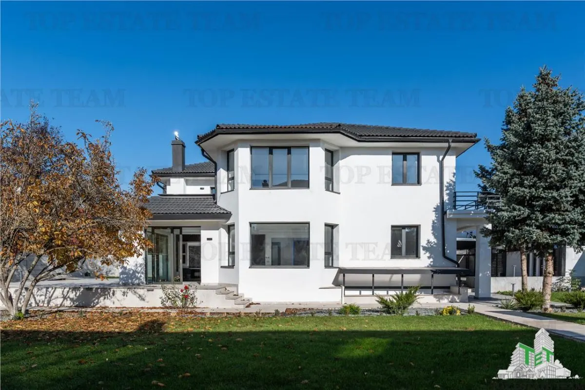 Vila complet renovata cu lift, zona Iancu Nicolae | Teren 1000mp | - foto 1