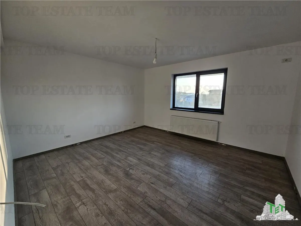 Vila lux 4 camere (dormitor parter) in Domnesti - foto 8