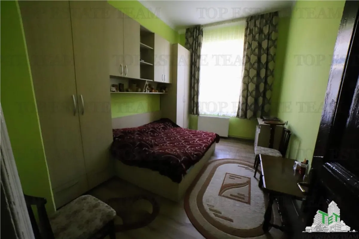 Apartament cu 4 camere  de vanzare, Ultracentral,  Kogalniceanu, curte si pod - foto 7