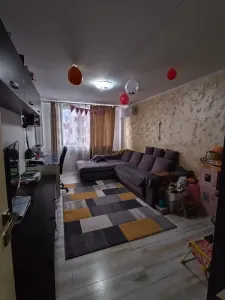 Apartament 3 camere decomandat  etaj intermediar  zona Gemenii - foto 1