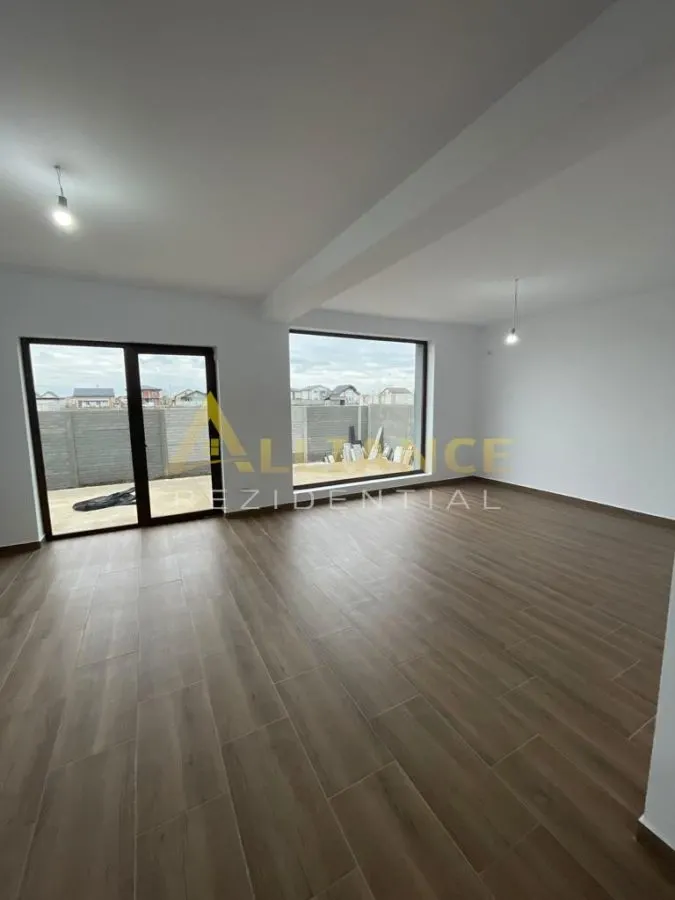 Casa individuala - 300 mp  - 5 camere - 3 bai - foto 16