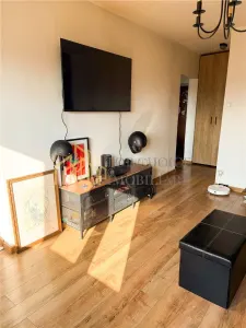 GARSONIERA SPATIOASA RENOVATA - MOSILOR EMINESCU - ETAJ 7 - LINISTE TOTALA - foto 5