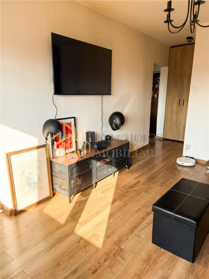 GARSONIERA SPATIOASA RENOVATA - MOSILOR EMINESCU - ETAJ 7 - LINISTE TOTALA - foto 5