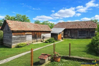 Tur 3D!4.300 mp teren, pomicultura +casa traditionala, anexe, Craiesti, Mures. - Craiesti