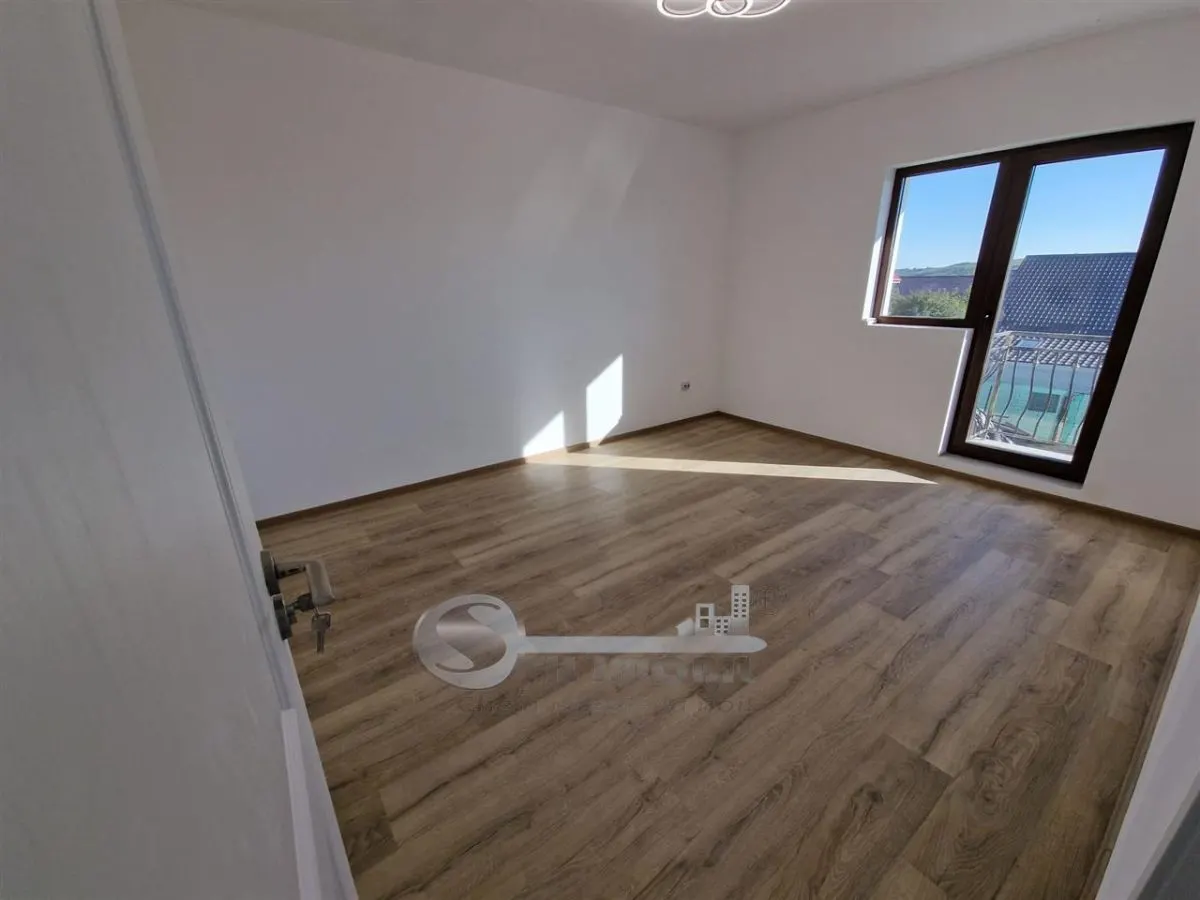 Apartament INTABULAT 2 camere luxcapat CUG zona vile - foto 2