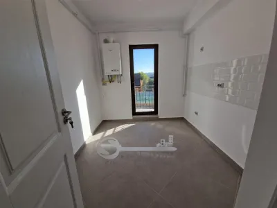 Apartament INTABULAT 2 camere luxcapat CUG zona vile - foto 4