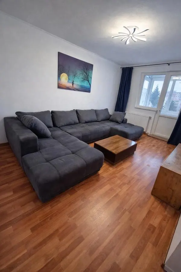 Apartament 3 camere decomandat Astra,renovat ,114000 Euro - foto 1