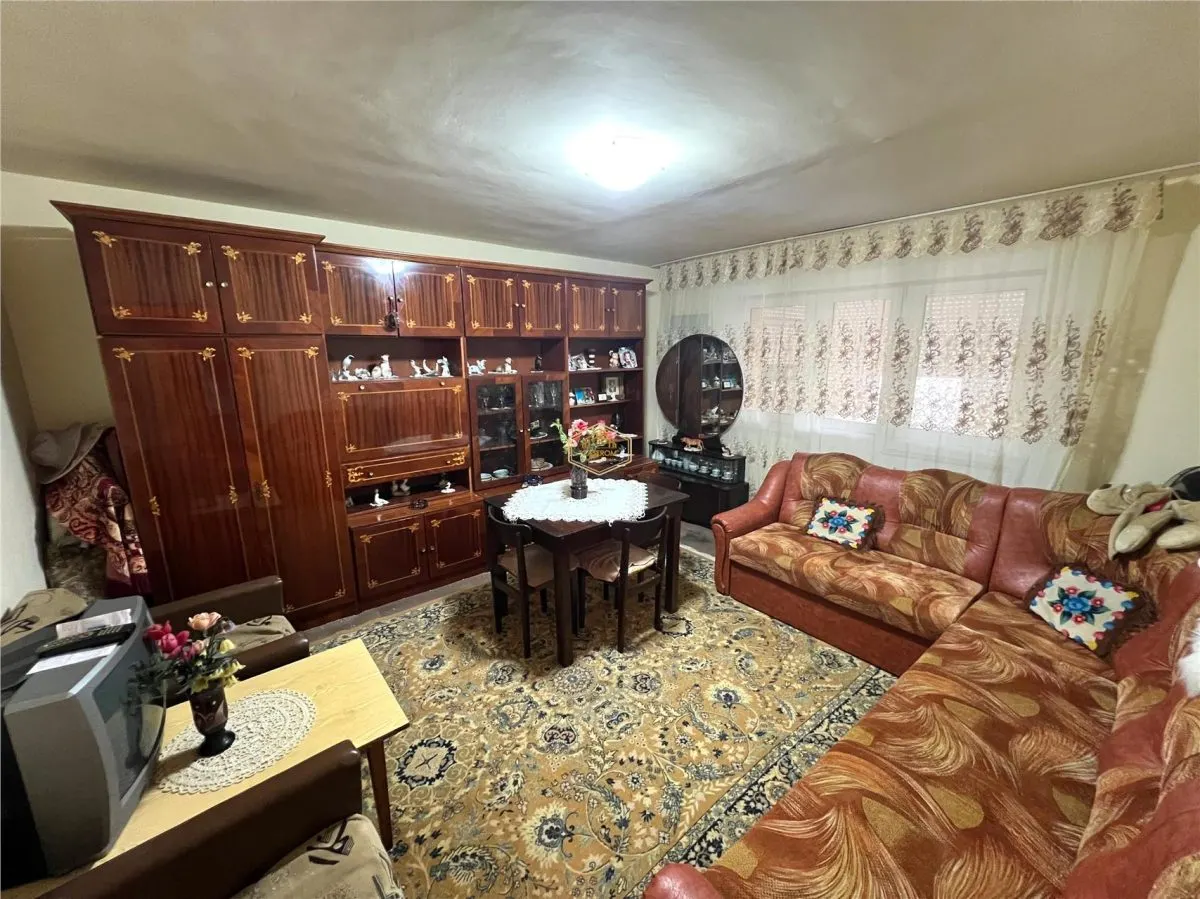 Apartament 3 Camere | Micro 16 | Etaj 3 | str. Astronautilor - foto 1