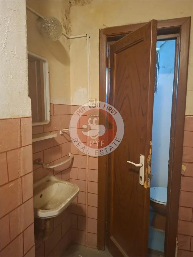 Radu Beller | 2 camere de renovat | Centrala | 70mp | Pivnita | B13214 - foto 12