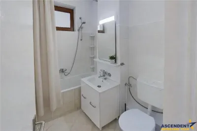 Apartament 2 camere,luminos,incadrat de liniste si verdele naturii,Ultracentral,Brasov. - foto 9